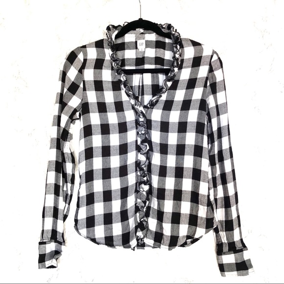 GAP Tops - Gap Buffalo Black/White Plaid Ruffle Shirt Size XS